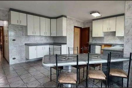 Casa à venda com 283m², 3 quartos e 4 vagas
