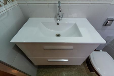 Casa para alugar com 141m², 3 quartos e 3 vagasBanheiro da Suíte