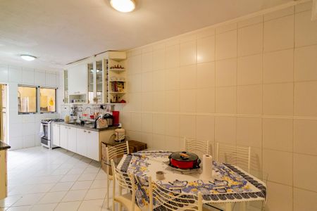 Casa para alugar com 200m², 3 quartos e 2 vagasCozinha