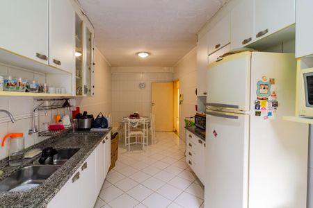 Casa para alugar com 200m², 3 quartos e 2 vagasCozinha