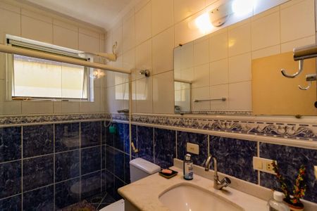 Casa para alugar com 200m², 3 quartos e 2 vagasBanheiro Social