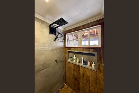 Casa à venda com 150m², 2 quartos e 2 vagasBanheiro 