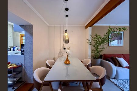 Casa à venda com 150m², 2 quartos e 2 vagasSala