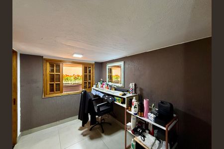 Casa à venda com 150m², 2 quartos e 2 vagasQuarto de Serviço 