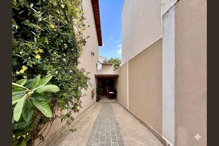 Casa à venda com 150m², 2 quartos e 2 vagasGaragem