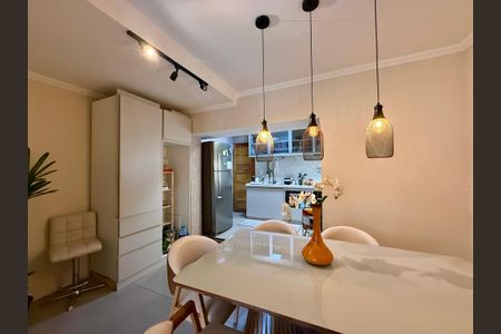 Casa à venda com 150m², 2 quartos e 2 vagasSala
