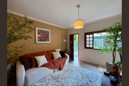 Casa à venda com 150m², 2 quartos e 2 vagasSala