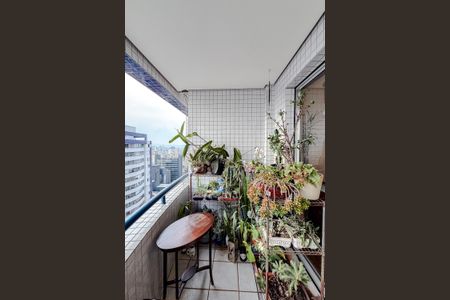 Apartamento à venda com 86m², 2 quartos e 2 vagasVaranda da Sala