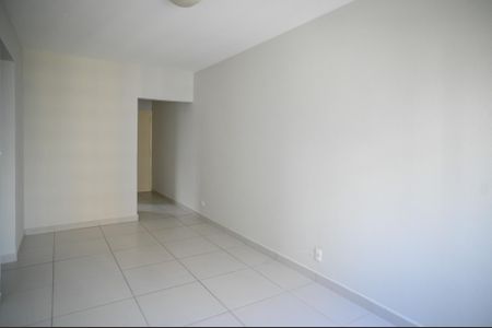 Apartamento à venda com 83m², 2 quartos e sem vagaSala