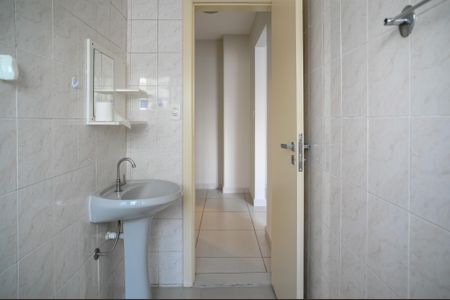 Apartamento à venda com 83m², 2 quartos e sem vagaBanheiro 