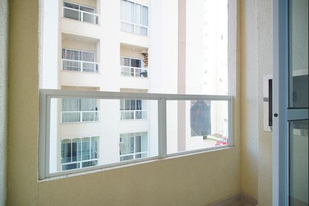 Sala - Varanda de apartamento para alugar com 2 quartos, 40m² em Costa E Silva, Porto Alegre