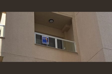 Apartamento para alugar com 40m², 2 quartos e 1 vaga Apartamento para alugar com 40m², 2 quartos e 1 vagaAdesivo