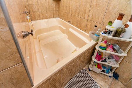 Casa para alugar com 149m², 2 quartos e 5 vagasBanheiro do Quarto 1