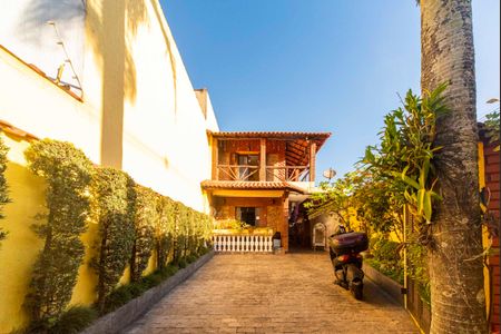 Casa para alugar com 149m², 2 quartos e 5 vagasGaragem e Quintal