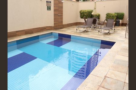 Apartamento para alugar com 83m², 3 quartos e 1 vagaÁrea comum - Piscina