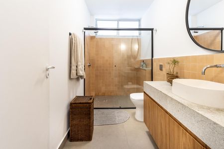 Apartamento à venda com 150m², 2 quartos e 2 vagasBanheiro do Corredor