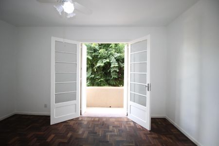 Sala de apartamento para alugar com 3 quartos, 74m² em Santa Cecília, Porto Alegre