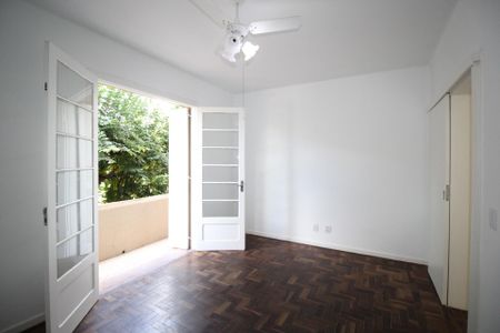Sala de apartamento para alugar com 3 quartos, 74m² em Santa Cecília, Porto Alegre