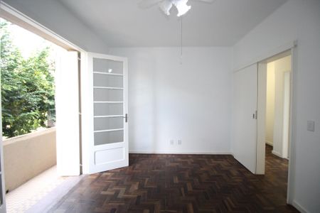 Sala de apartamento para alugar com 3 quartos, 74m² em Santa Cecília, Porto Alegre