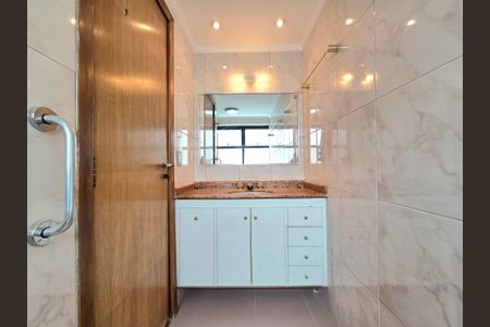 Apartamento para alugar com 150m², 3 quartos e 2 vagas Apartamento para alugar com 150m², 3 quartos e 2 vagasBanheiro da Suíte