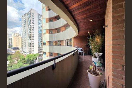 Apartamento para alugar com 150m², 3 quartos e 2 vagas Apartamento para alugar com 150m², 3 quartos e 2 vagasVaranda