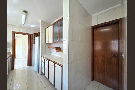 Apartamento para alugar com 150m², 3 quartos e 2 vagas Apartamento para alugar com 150m², 3 quartos e 2 vagasCozinha