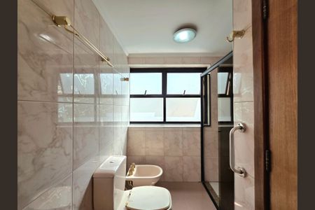 Apartamento para alugar com 150m², 3 quartos e 2 vagas Apartamento para alugar com 150m², 3 quartos e 2 vagasBanheiro da Suíte