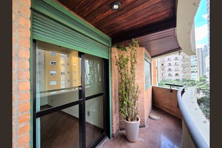 Apartamento para alugar com 150m², 3 quartos e 2 vagas Apartamento para alugar com 150m², 3 quartos e 2 vagasVaranda