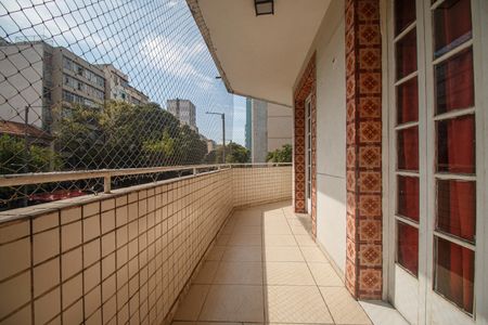 Apartamento à venda com 145m², 4 quartos e 1 vagaSala  Varanda