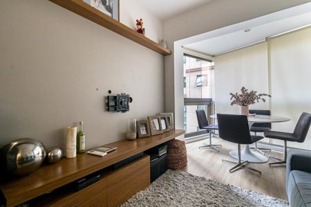 Sala de apartamento à venda com 2 quartos, 68m² em Vila Olímpia, São Paulo