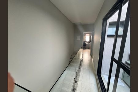 Casa à venda com 110m², 3 quartos e 2 vagasCorredor