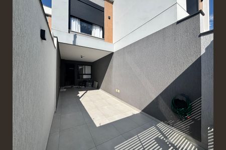 Casa à venda com 110m², 3 quartos e 2 vagasGaragem