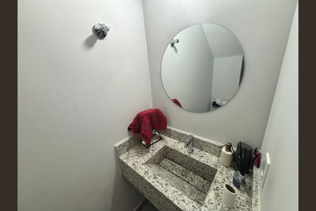 Casa à venda com 110m², 3 quartos e 2 vagasBanheiro 1