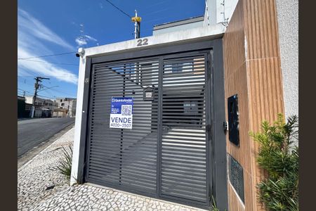 Casa à venda com 110m², 3 quartos e 2 vagasFachada