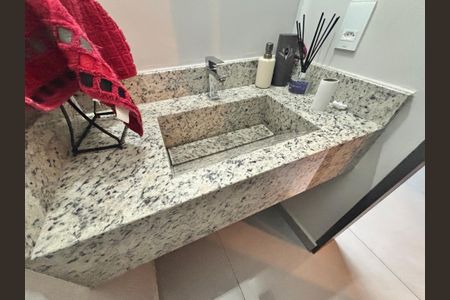 Casa à venda com 110m², 3 quartos e 2 vagasBanheiro 1