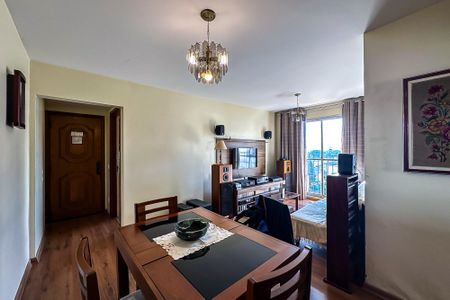 Apartamento à venda com 67m², 2 quartos e 1 vagaSala