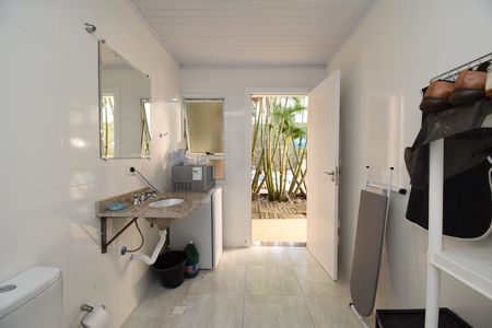 Casa de condomínio à venda com 280m², 5 quartos e 5 vagasBanheiro Externo