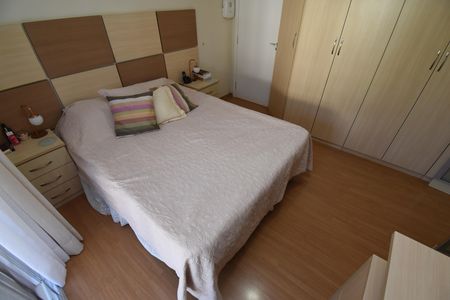 Casa de condomínio à venda com 280m², 5 quartos e 5 vagasSuíte