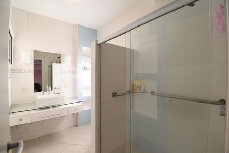 Casa de condomínio à venda com 280m², 5 quartos e 5 vagasBanheiro da Suíte 2