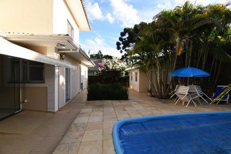 Casa de condomínio à venda com 280m², 5 quartos e 5 vagasÁrea externa 