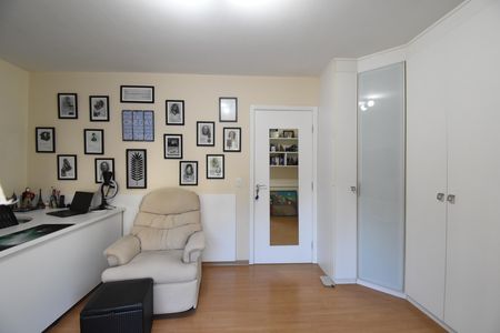 Casa de condomínio à venda com 280m², 5 quartos e 5 vagasQuarto 4