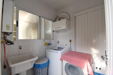 Casa de condomínio à venda com 280m², 5 quartos e 5 vagasÁrea de Serviço