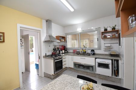 Casa de condomínio à venda com 280m², 5 quartos e 5 vagasCozinha