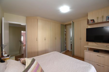 Casa de condomínio à venda com 280m², 5 quartos e 5 vagasSuíte