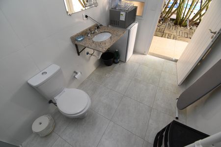 Casa de condomínio à venda com 280m², 5 quartos e 5 vagasBanheiro Externo