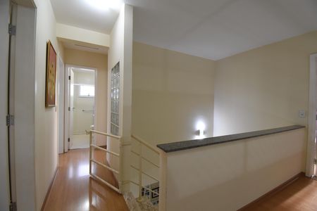 Casa de condomínio à venda com 280m², 5 quartos e 5 vagasCorredor/Escadas