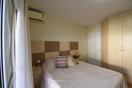 Casa de condomínio à venda com 280m², 5 quartos e 5 vagasSuíte