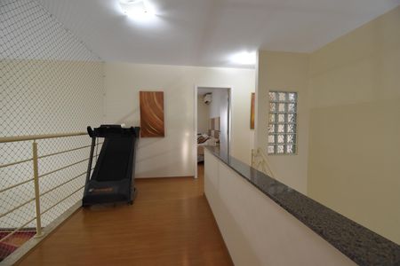 Casa de condomínio à venda com 280m², 5 quartos e 5 vagasCorredor/Escadas