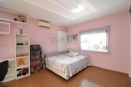 Casa de condomínio à venda com 280m², 5 quartos e 5 vagasSuíte 2