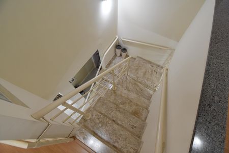 Corredor/Escadas de casa de condomínio à venda com 5 quartos, 280m² em Campo Comprido, Curitiba